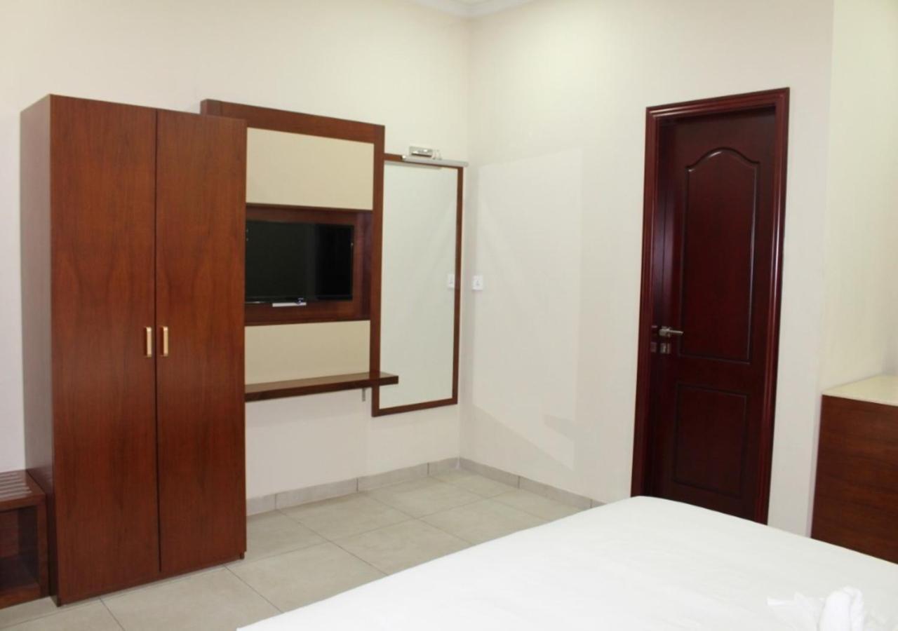 Ixoras Hotel 킨샤사 외부 사진