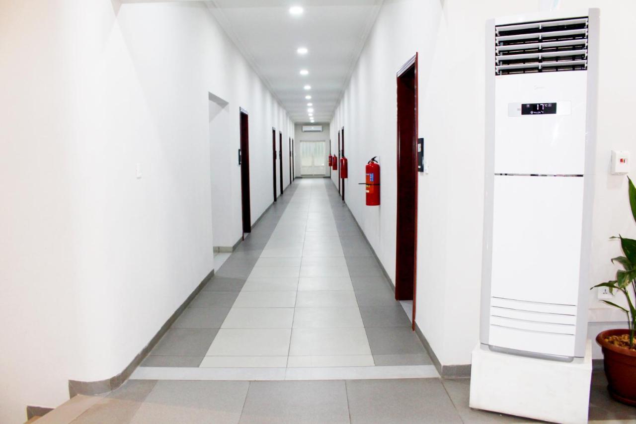 Ixoras Hotel 킨샤사 외부 사진