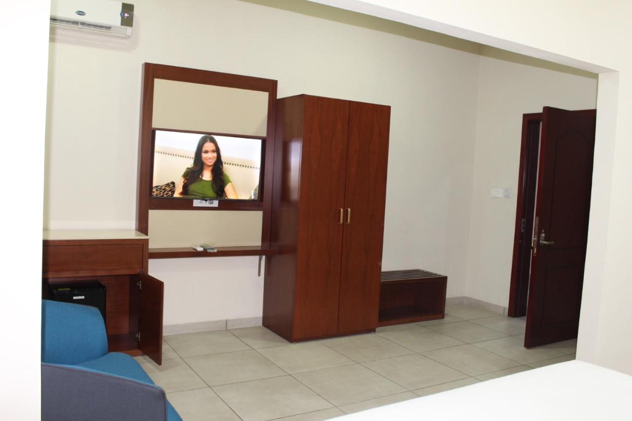 Ixoras Hotel 킨샤사 외부 사진