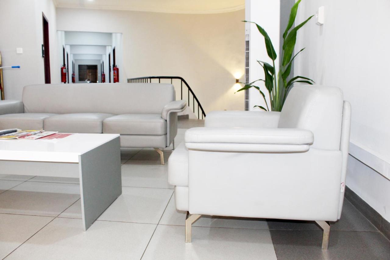 Ixoras Hotel 킨샤사 외부 사진