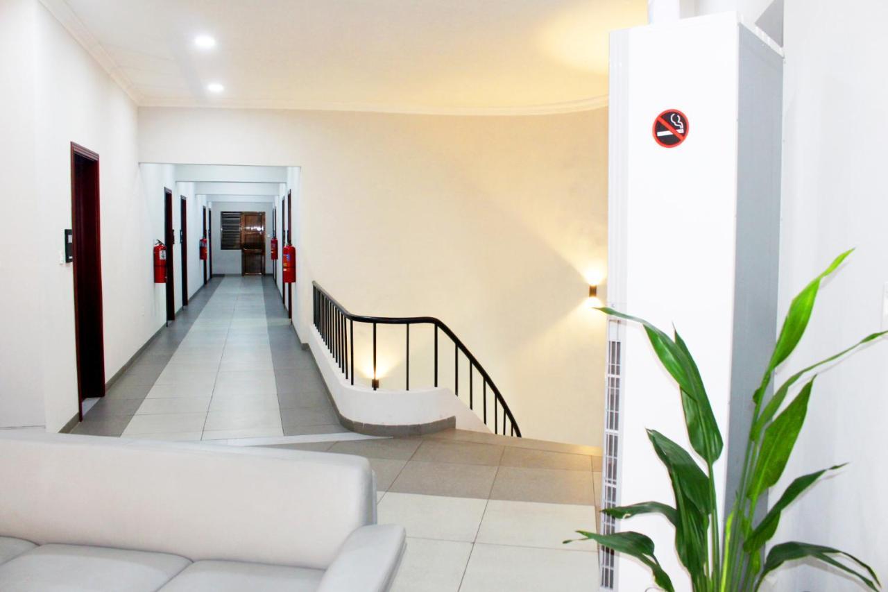 Ixoras Hotel 킨샤사 외부 사진