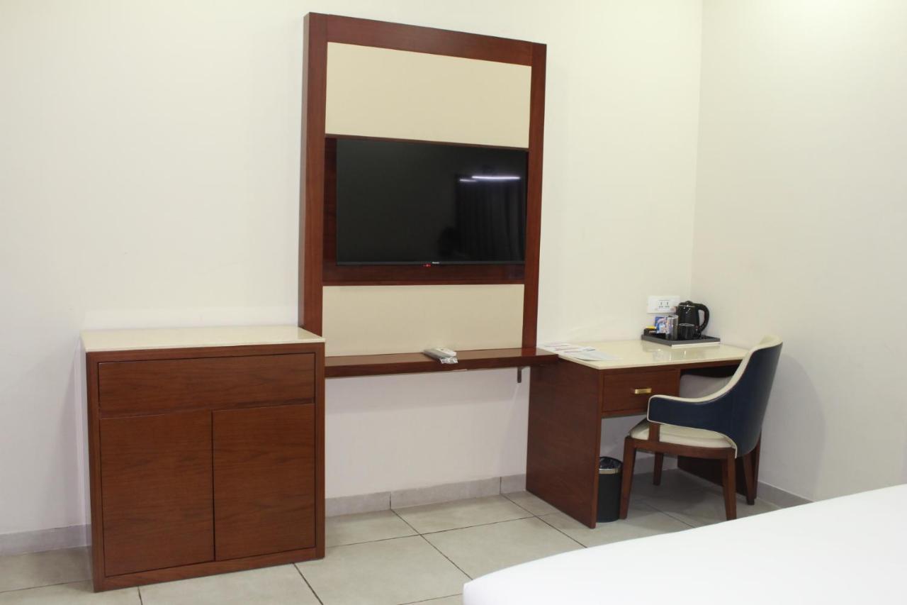 Ixoras Hotel 킨샤사 외부 사진