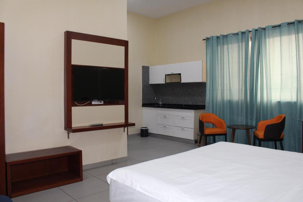 Ixoras Hotel 킨샤사 외부 사진