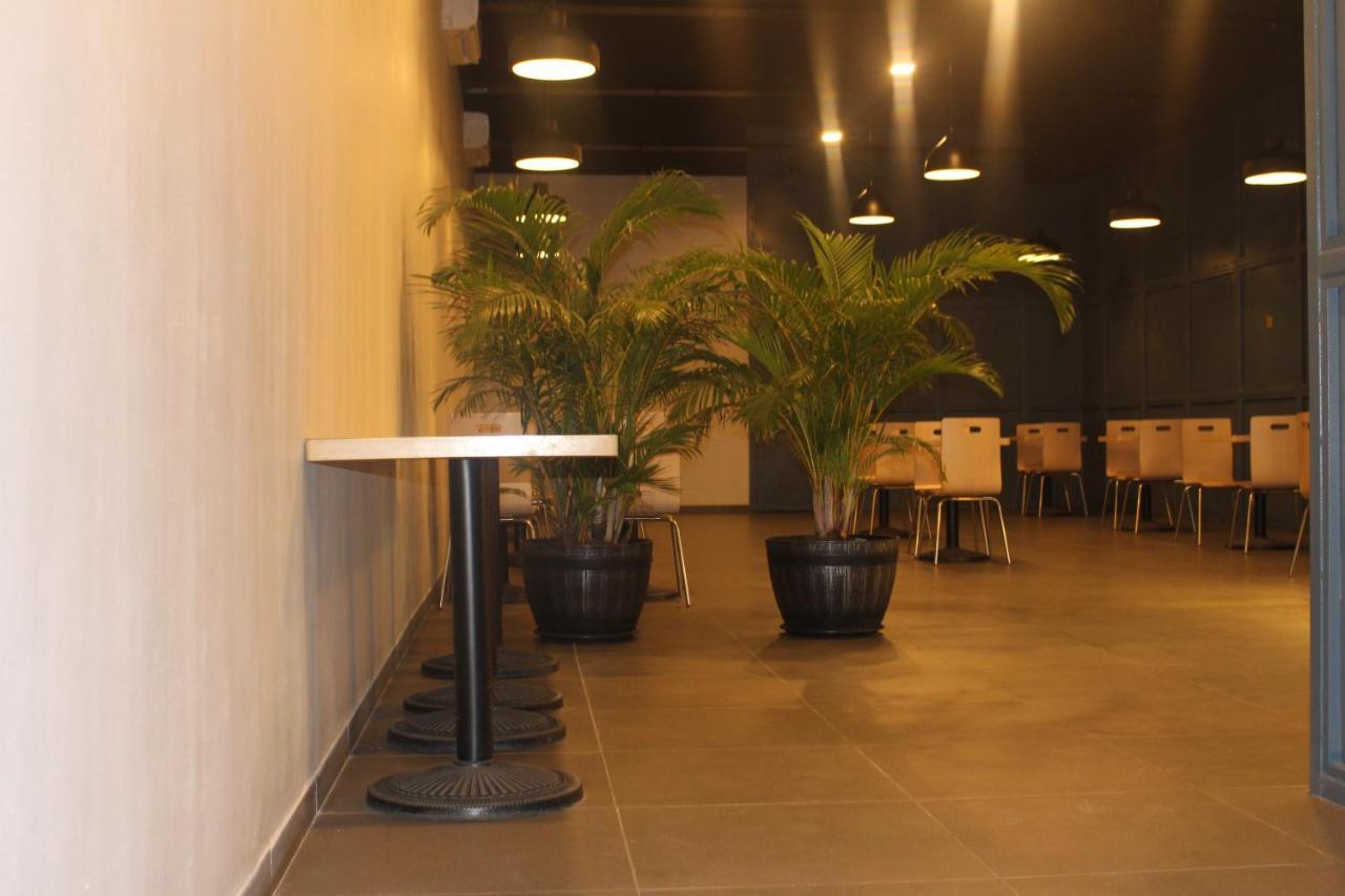 Ixoras Hotel 킨샤사 외부 사진